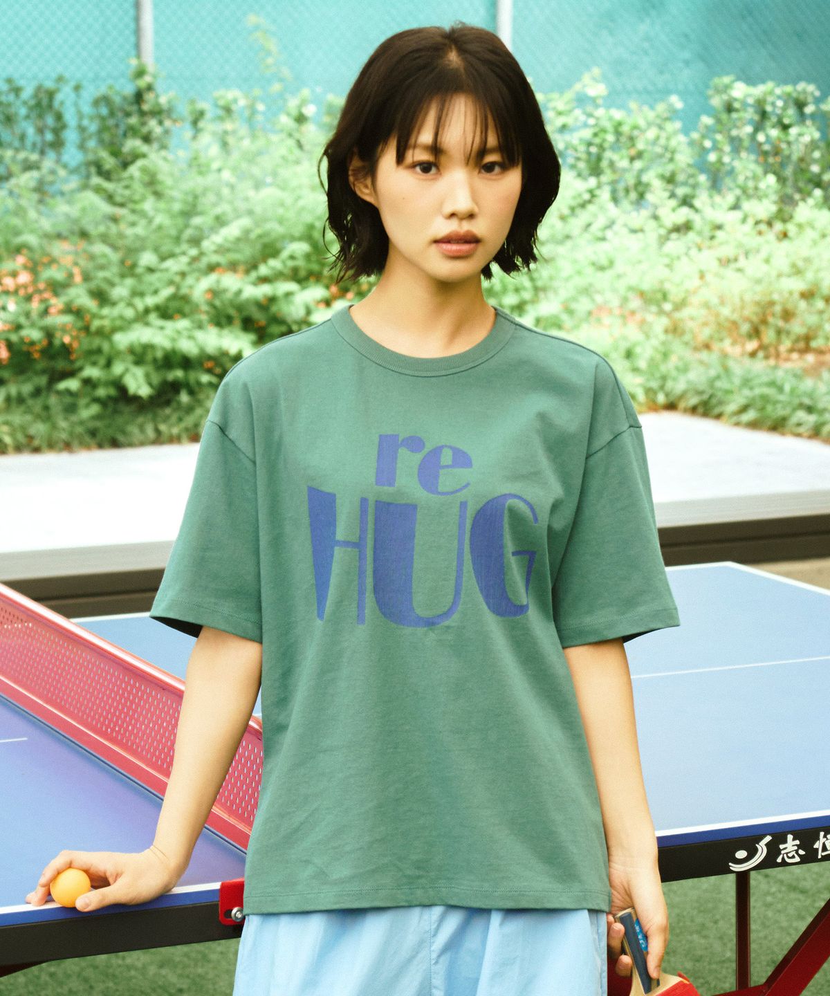 유니버스 가먼트(UNIVERSE GARMENT) RE HUG 크랙 티셔츠_GREEN