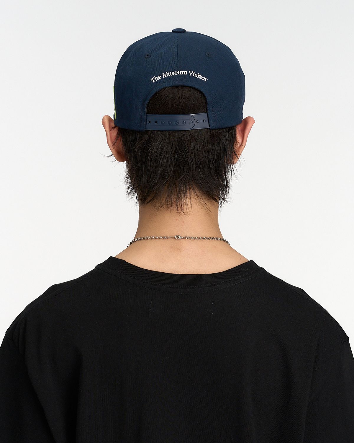 더뮤지엄비지터(THEMUSEUMVISITOR) AD EMBROIDERY LOGO BALL CAP (NAVY)