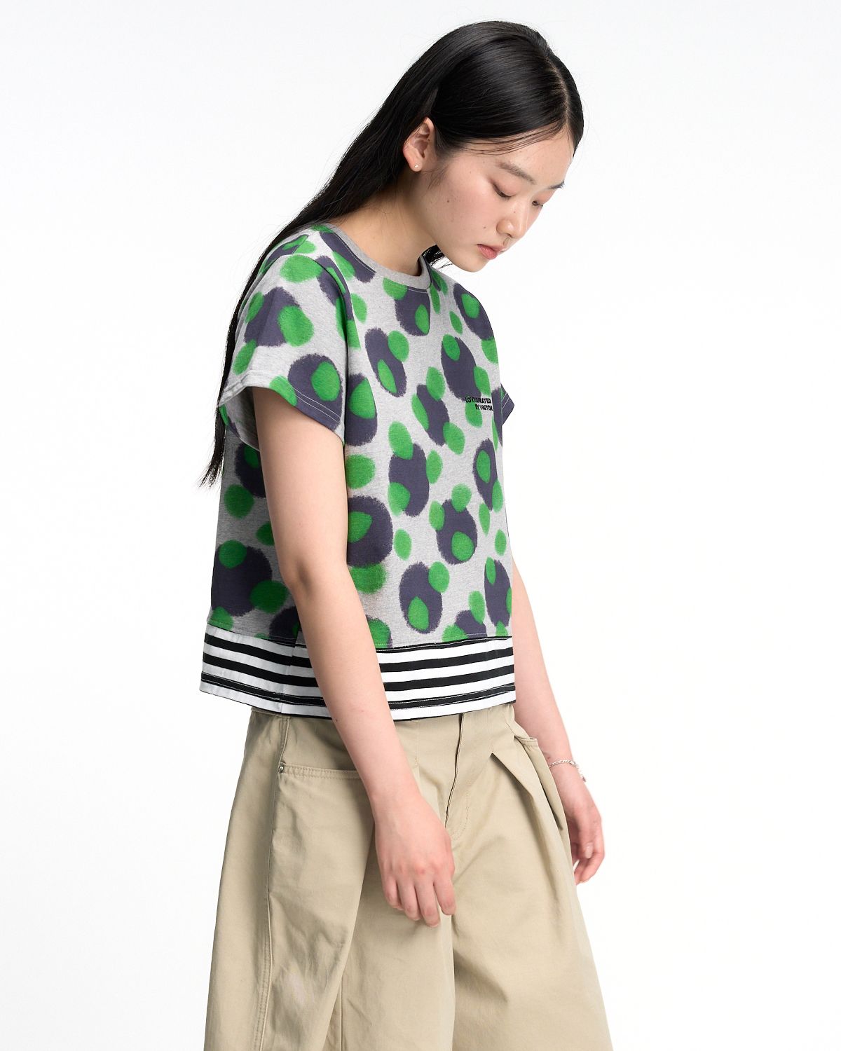 더뮤지엄비지터(THEMUSEUMVISITOR) W PAINTED MULTI DOT T-SHIRT (GREEN)