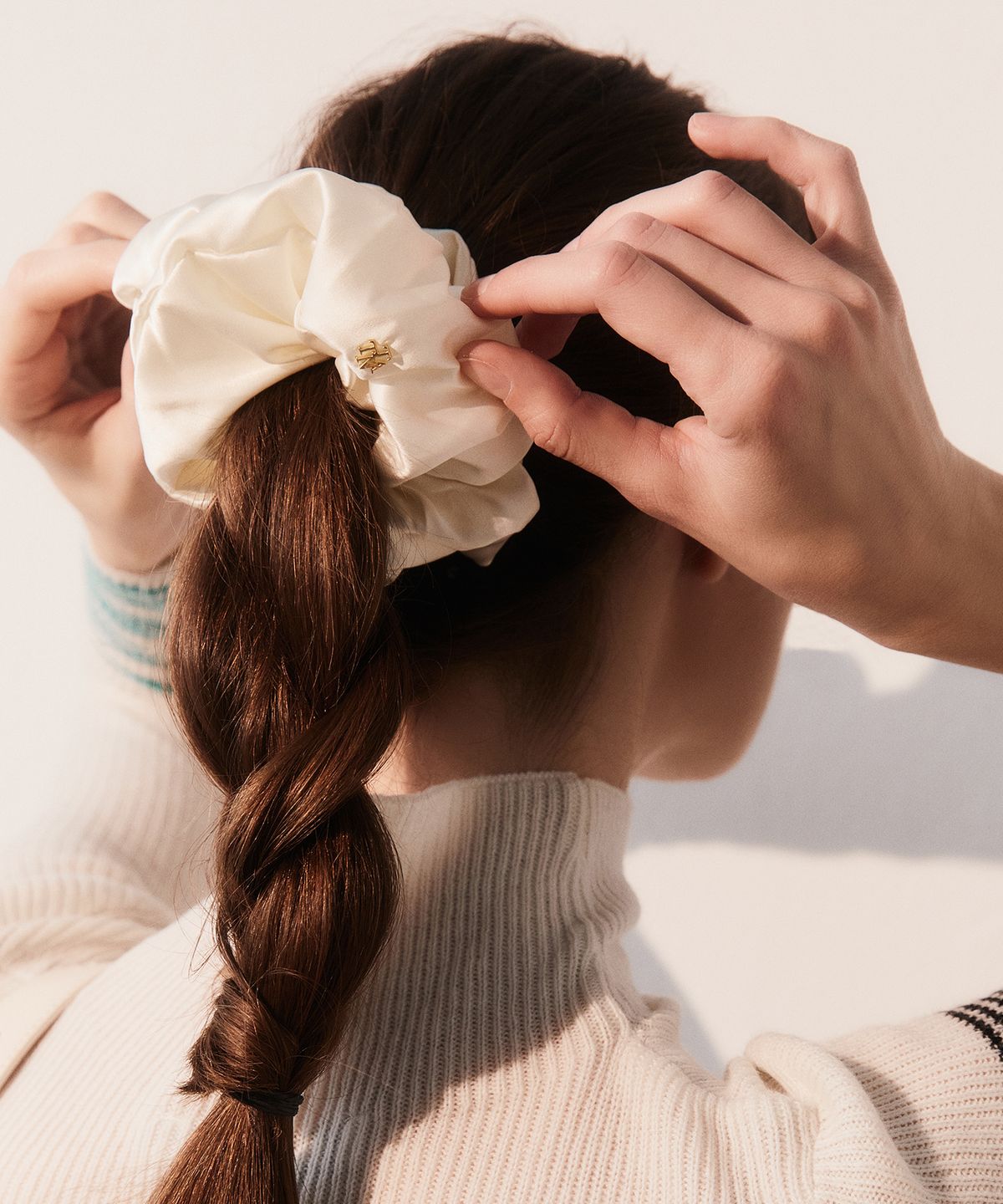 타티아나(TATIANA) Silky Glam Scrunchie HB2207