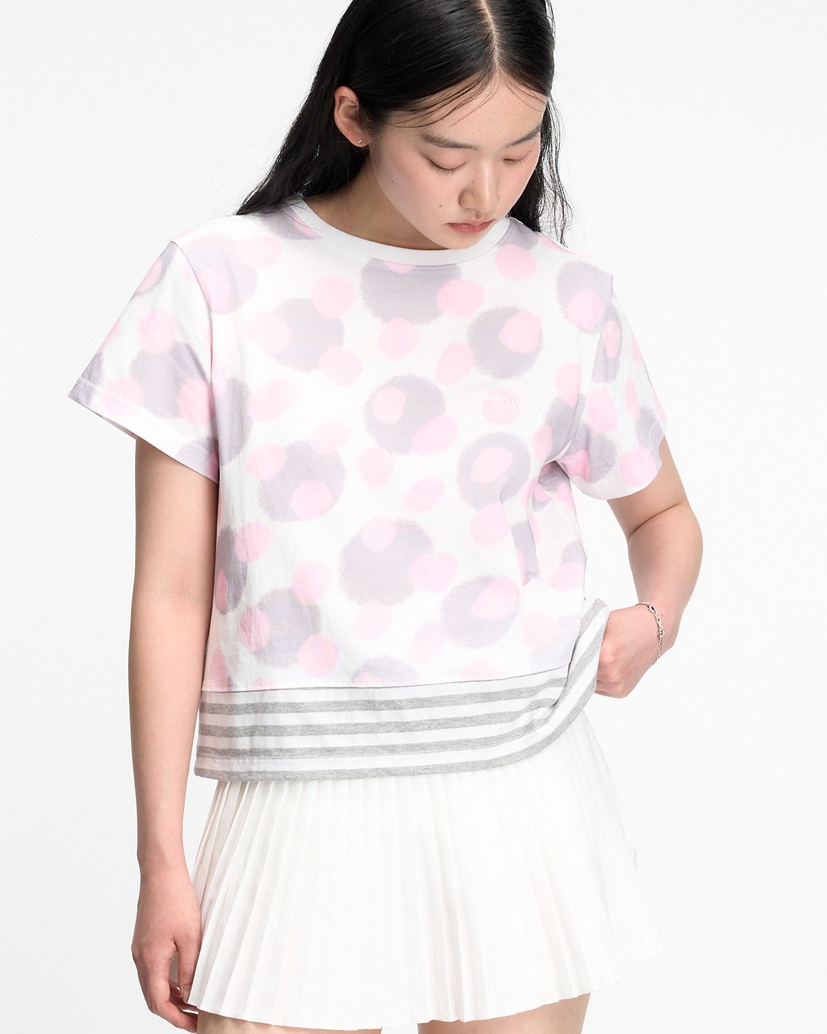 더뮤지엄비지터(THEMUSEUMVISITOR) W PAINTED MULTI DOT T-SHIRT (PINK)
