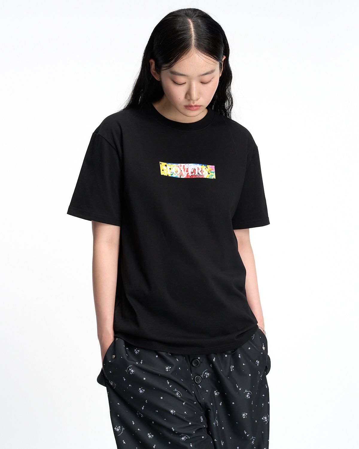 더뮤지엄비지터(THEMUSEUMVISITOR) FLOWER BOX LOVE OVERFIT T-SHIRT (BLACK)