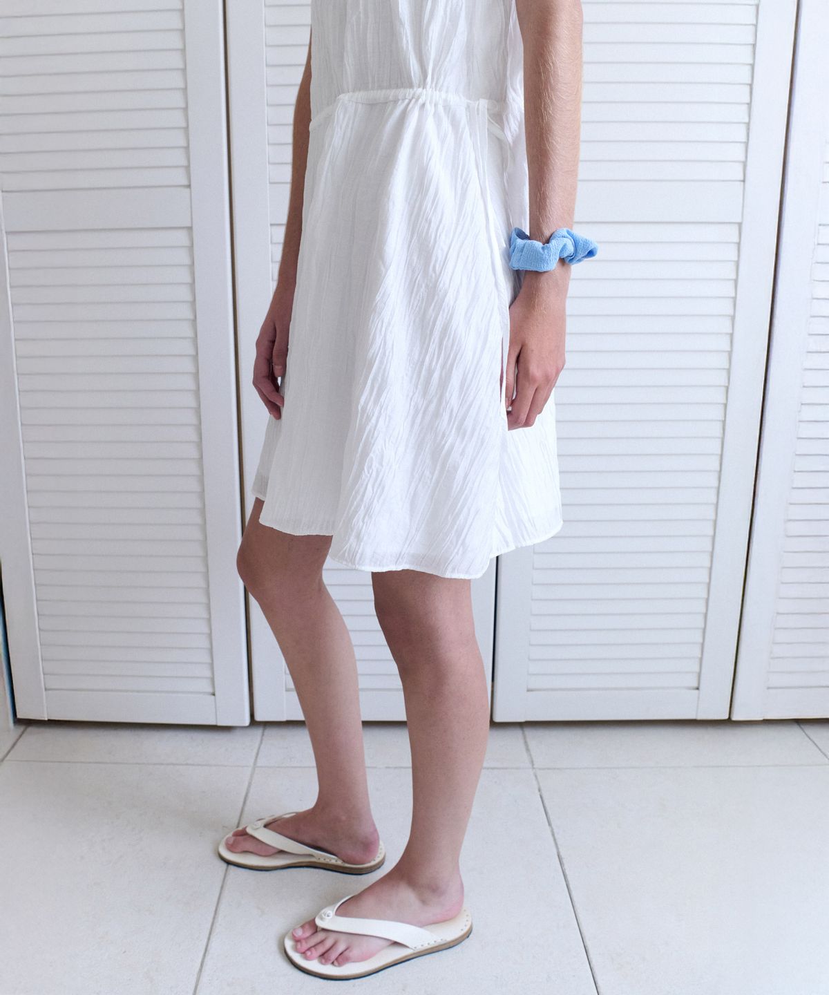 앤니즈(ANDNEEDS) Bowen pleats dress (ivory)