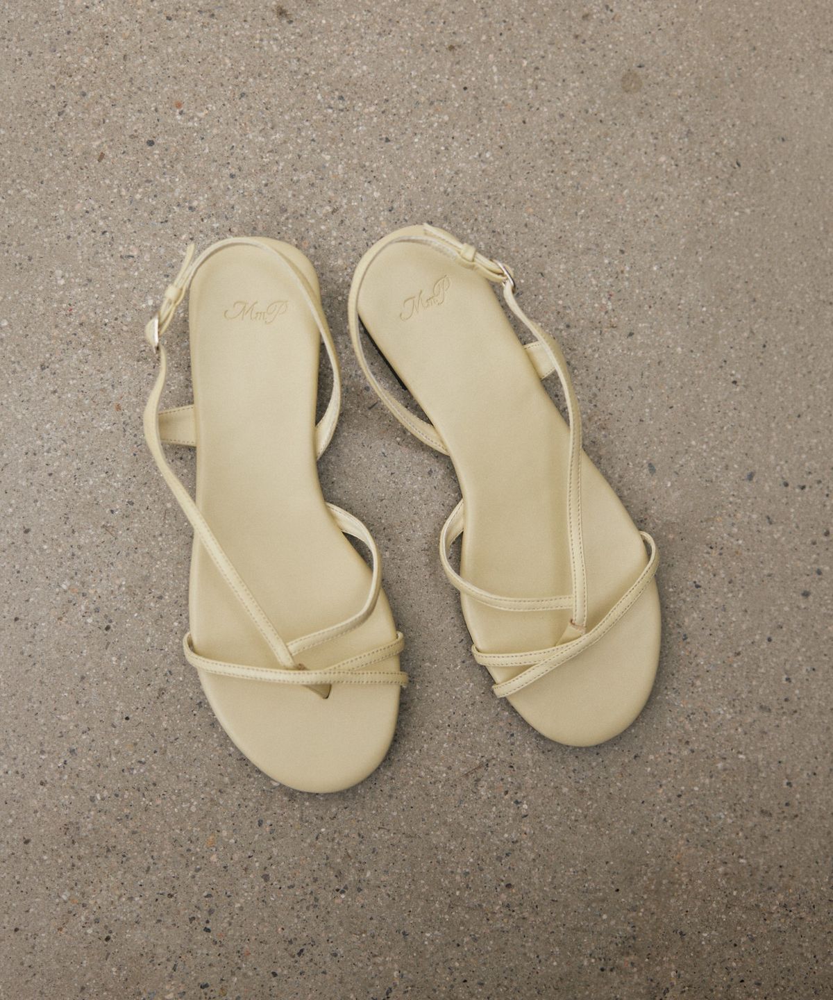 망고매니플리즈(MANGO MANY PLEASE) POIN STRAP SANDLE_CREAM EGG