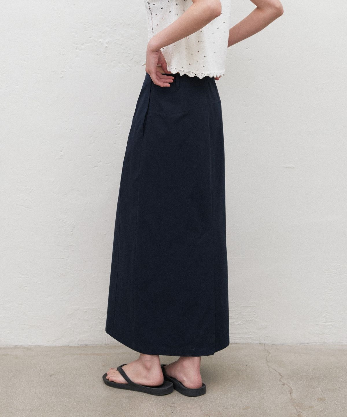 망고매니플리즈(MANGO MANY PLEASE) POUND COTTON SKIRT_NAVY