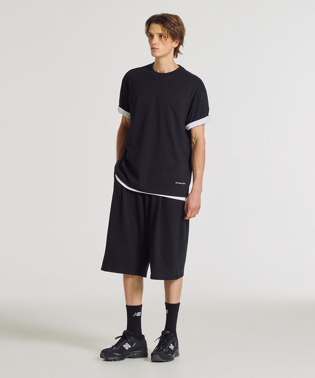 뉴발란스(NEW BALANCE) NBNVG31543 / UNI 에센셜 8부 쇼츠 (BLACK)