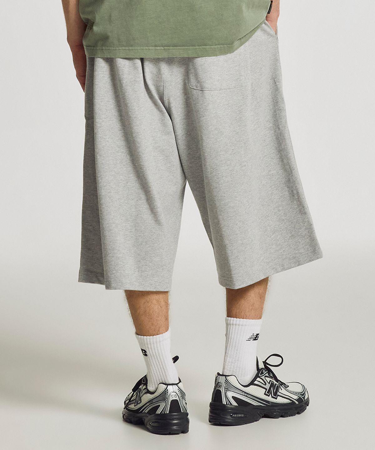 뉴발란스(NEW BALANCE) NBNVG31543 / UNI 에센셜 8부 쇼츠 (M/GRAY)