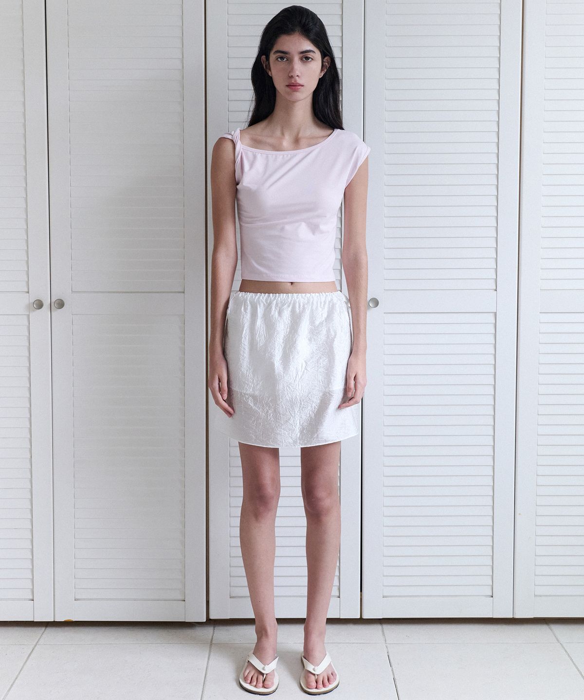 앤니즈(ANDNEEDS) Sietta satin midi skirt (white)