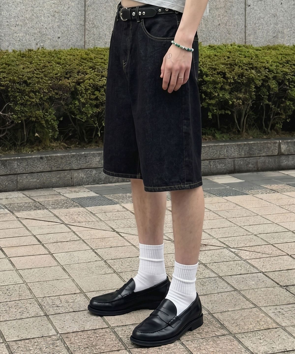 디더블유에스이(DWSE) 시티보이 루즈핏 버뮤다 데님(인디고 블랙)