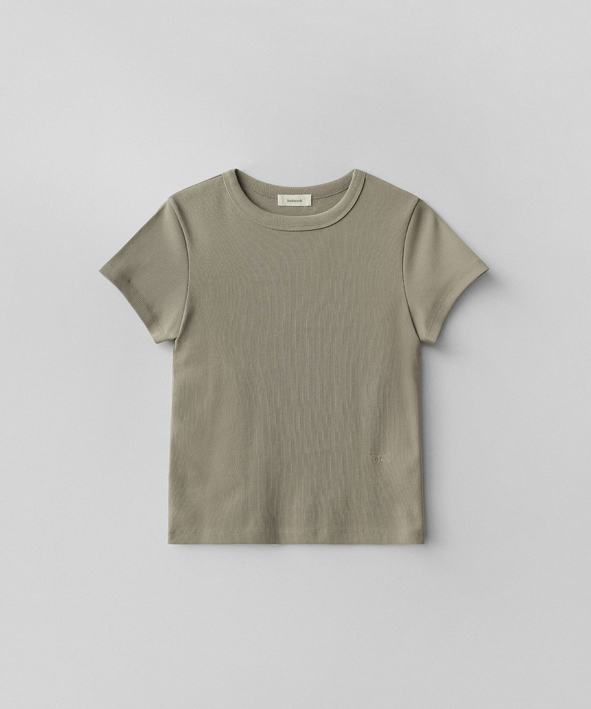 앤니즈(ANDNEEDS) Bessette half tee (sand)