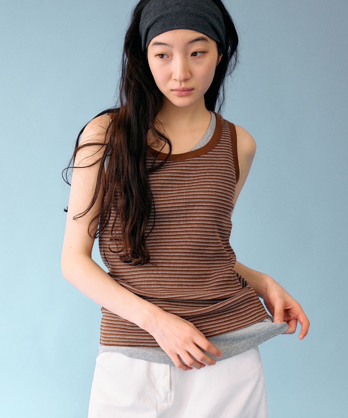 망고매니플리즈(MANGO MANY PLEASE) [ROUTINE] UNIT SLEEVELESS_BROWN STRIPE