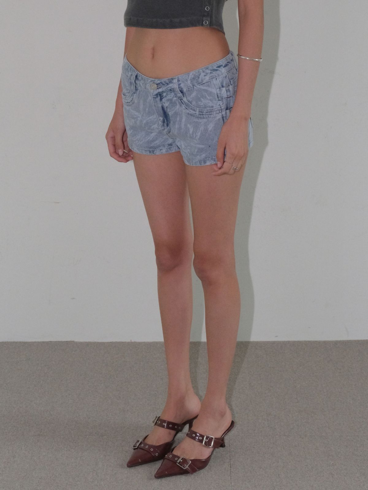 오디너리 홀리데이(ORDINARY HOLIDAY) MICRO DENIM SHORTS [SKY BLUE]