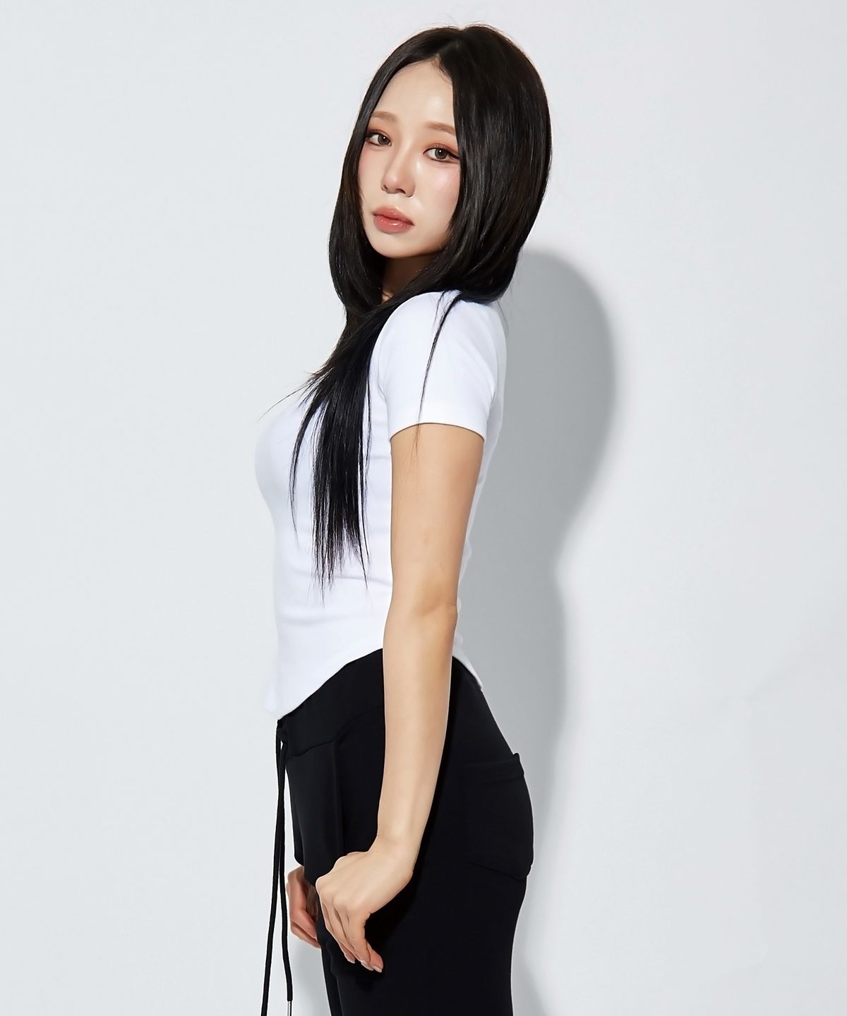 베트랙트(BATTRACT) 우먼스 더블 로고 U넥 크롭 반팔 티셔츠_화이트