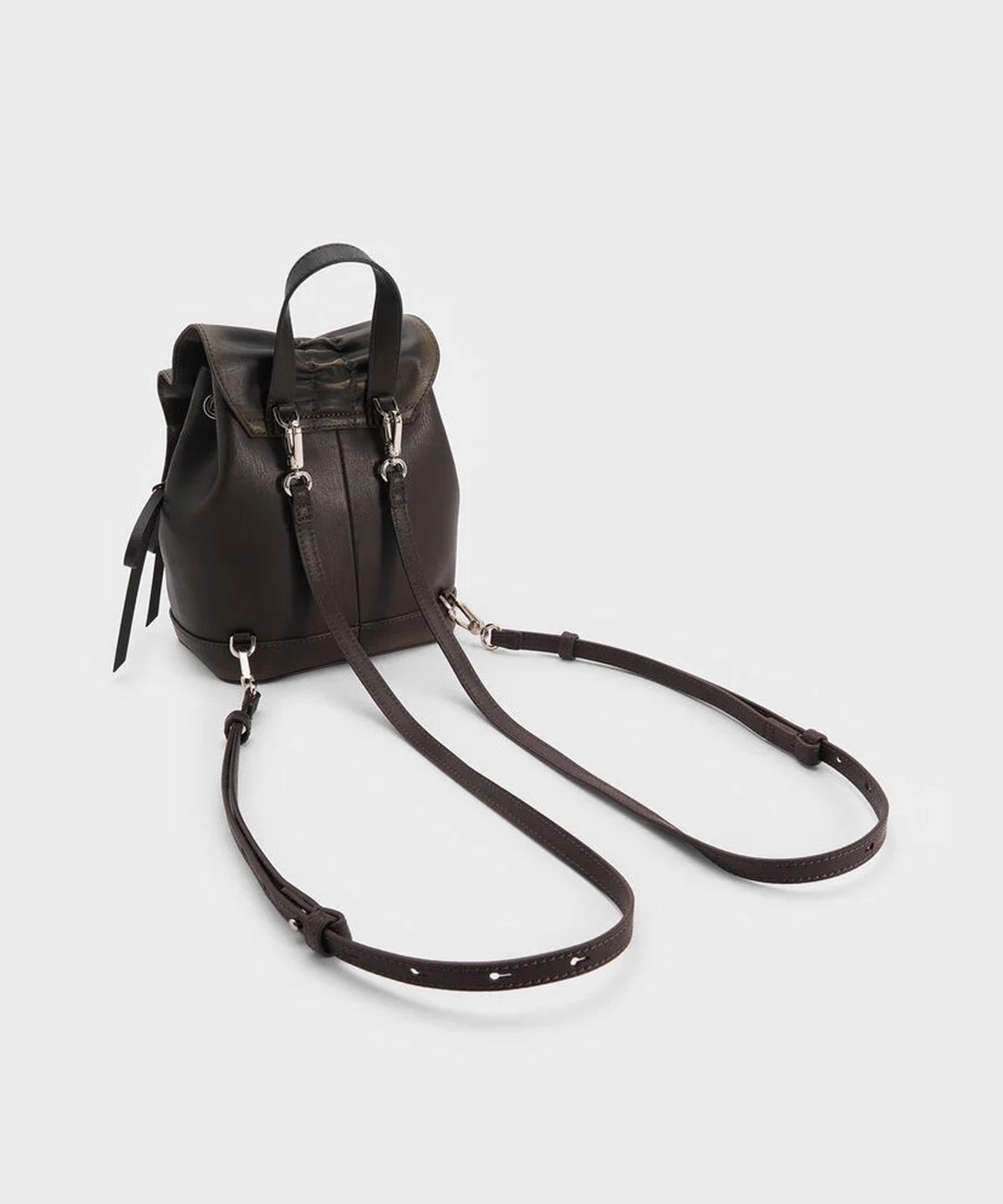 찰스앤키스(CHARLES & KEITH) 카디 러치드 백팩 2colors CK2-60151552