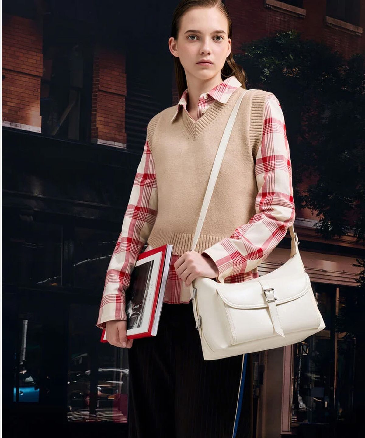 찰스앤키스(CHARLES & KEITH) 브리나 벨트 호보 백 CK2-40782622