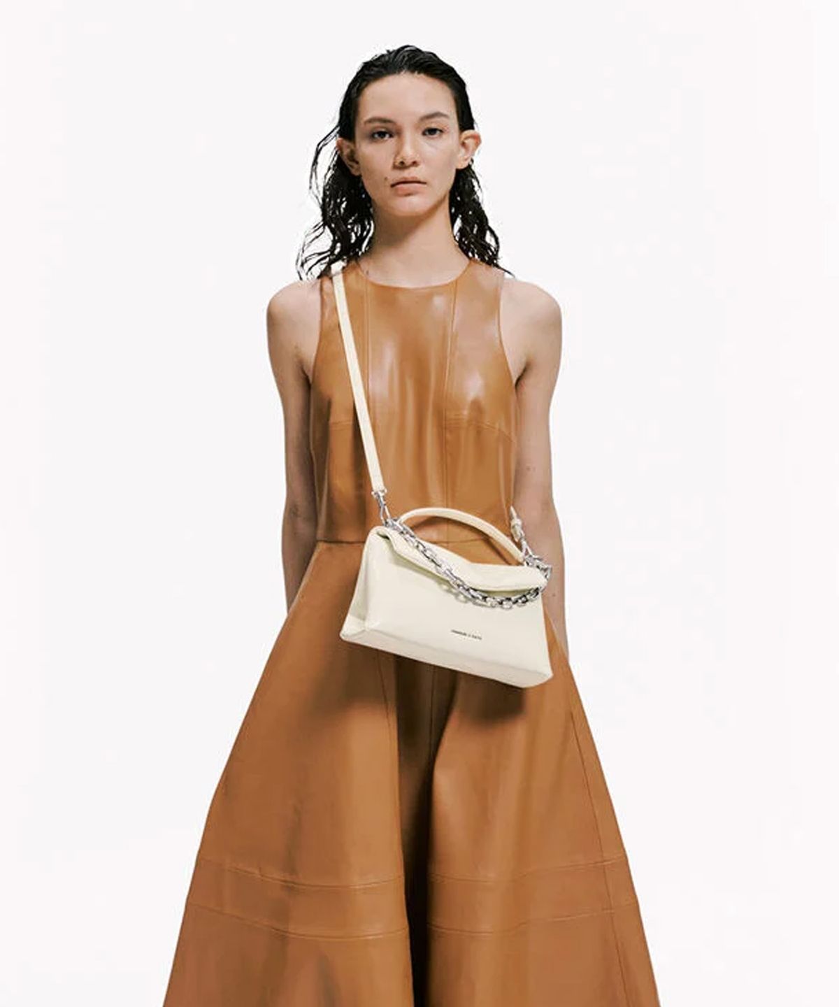 찰스앤키스(CHARLES & KEITH) 안드로메다 청키 체인 탑 핸들 백 2colors CK2-50271476