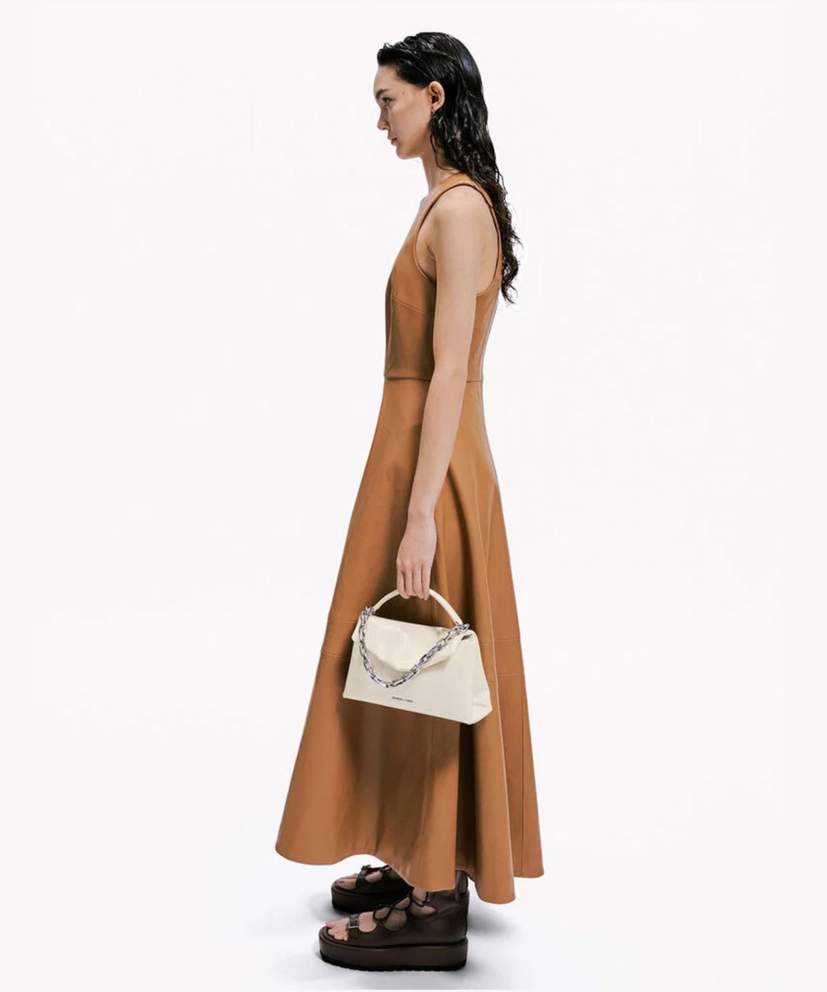 찰스앤키스(CHARLES & KEITH) 안드로메다 청키 체인 탑 핸들 백 2colors CK2-50271476