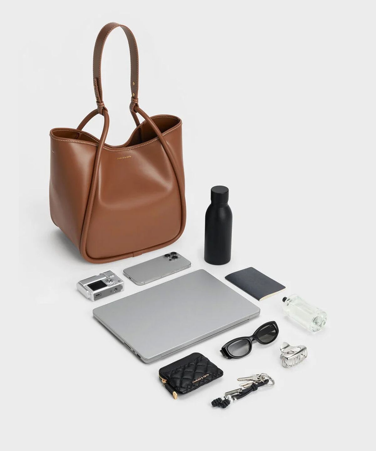 찰스앤키스(CHARLES & KEITH) 라일라 튜블러 슬라우치 토트백 3colors CK2-30781483