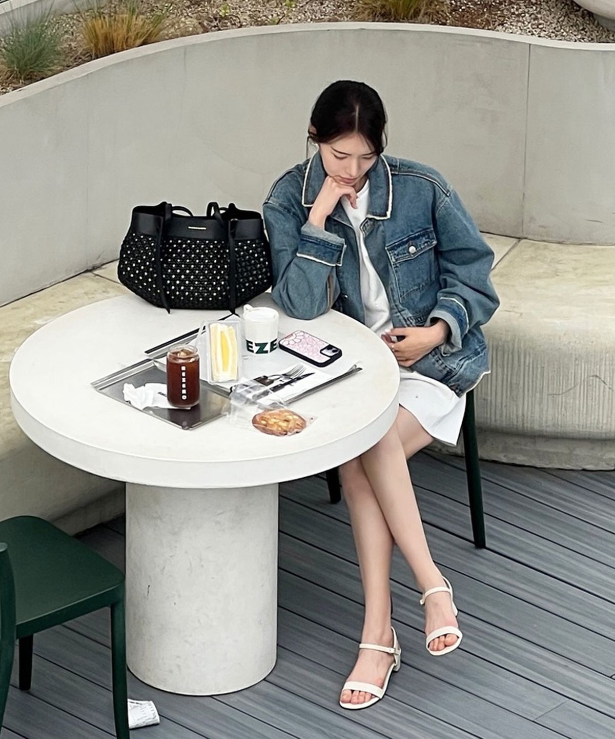 찰스앤키스(CHARLES & KEITH) 칼라 우븐 토트백 2colors CK2-30701696-2