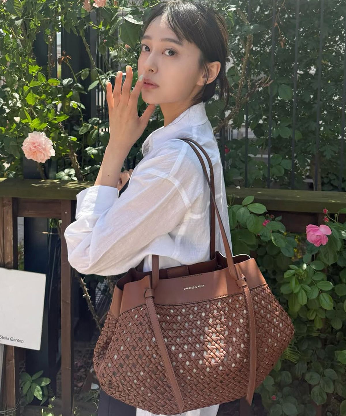 찰스앤키스(CHARLES & KEITH) 칼라 우븐 토트백 2colors CK2-30701696-2