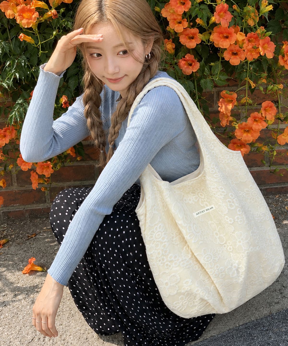 아티스트웨어(ARTISTWEAR) [ATW] 블룸 자수 싱글백