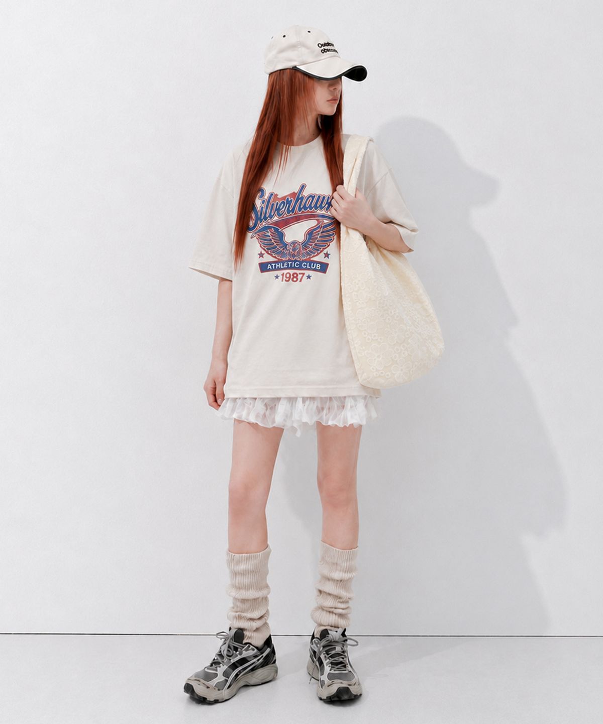 아티스트웨어(ARTISTWEAR) [ATW] 블룸 자수 싱글백