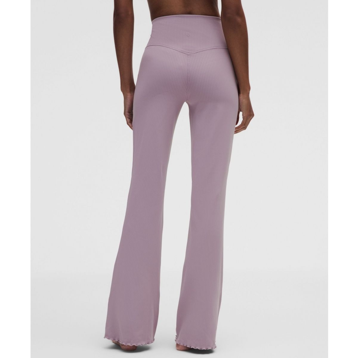 룰루레몬(LULULEMON) Align™ 하이라이즈 레터스 헴 플레어드 팬츠  LOTU