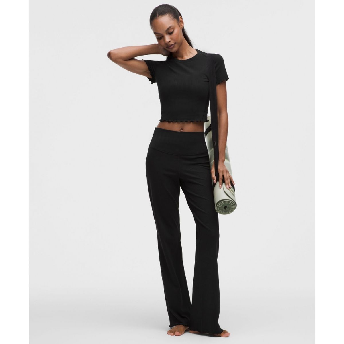 룰루레몬(LULULEMON) Align™ 레터스 헴 베이비 티  BLK