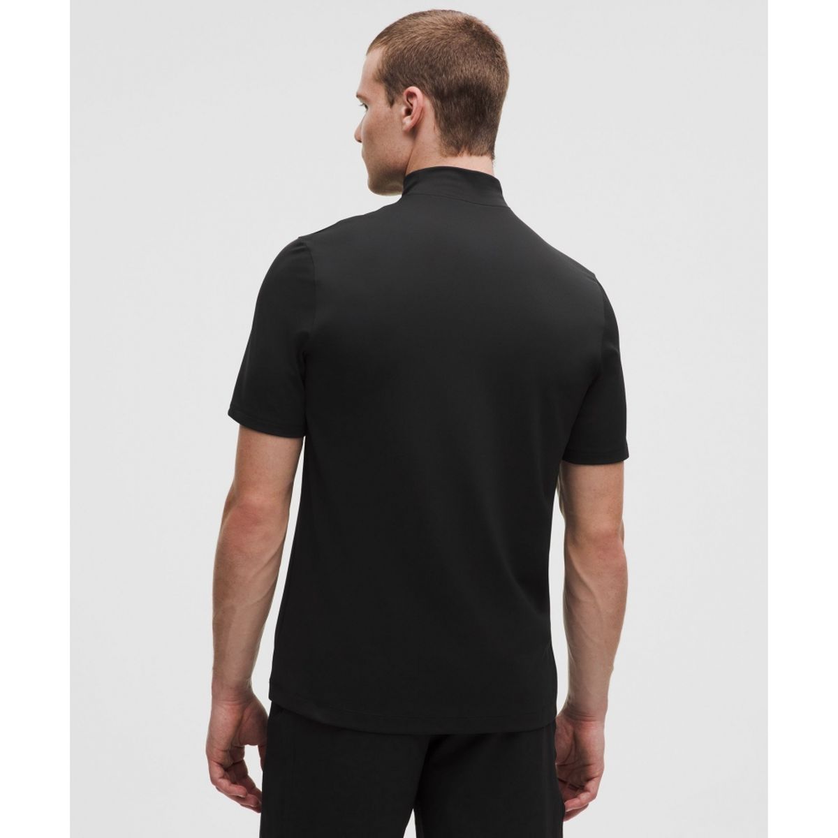 룰루레몬(LULULEMON) 멘즈 ShowZero™ 슬림 핏 모크넥 셔츠  BLK