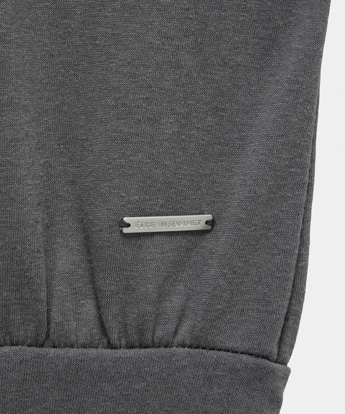 에트오소메(ETRE AU SOMMET) Two-Line Button Short Sleeveless (Charcoal)