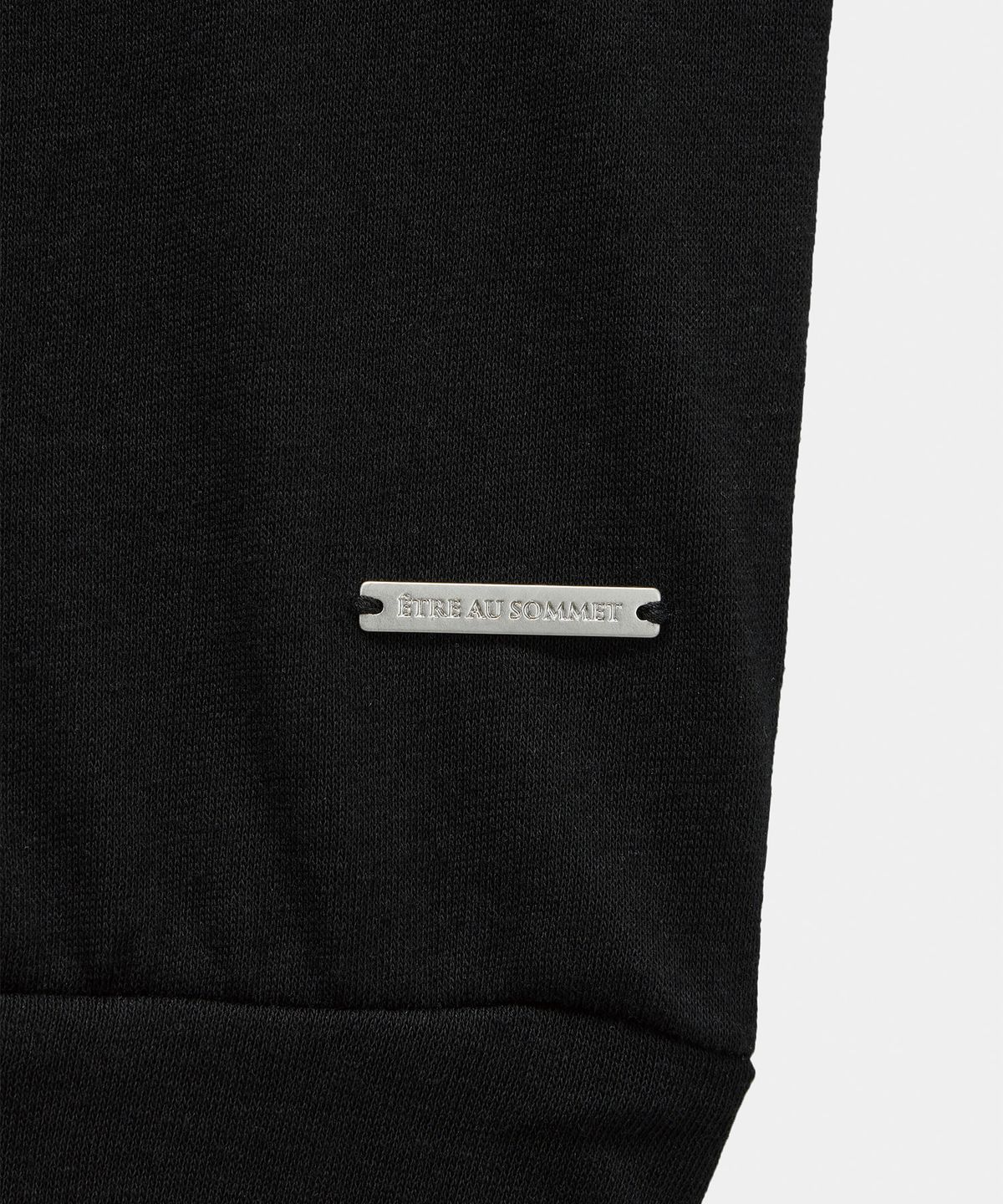 에트오소메(ETRE AU SOMMET) Two-Line Button Short Sleeveless (Black)