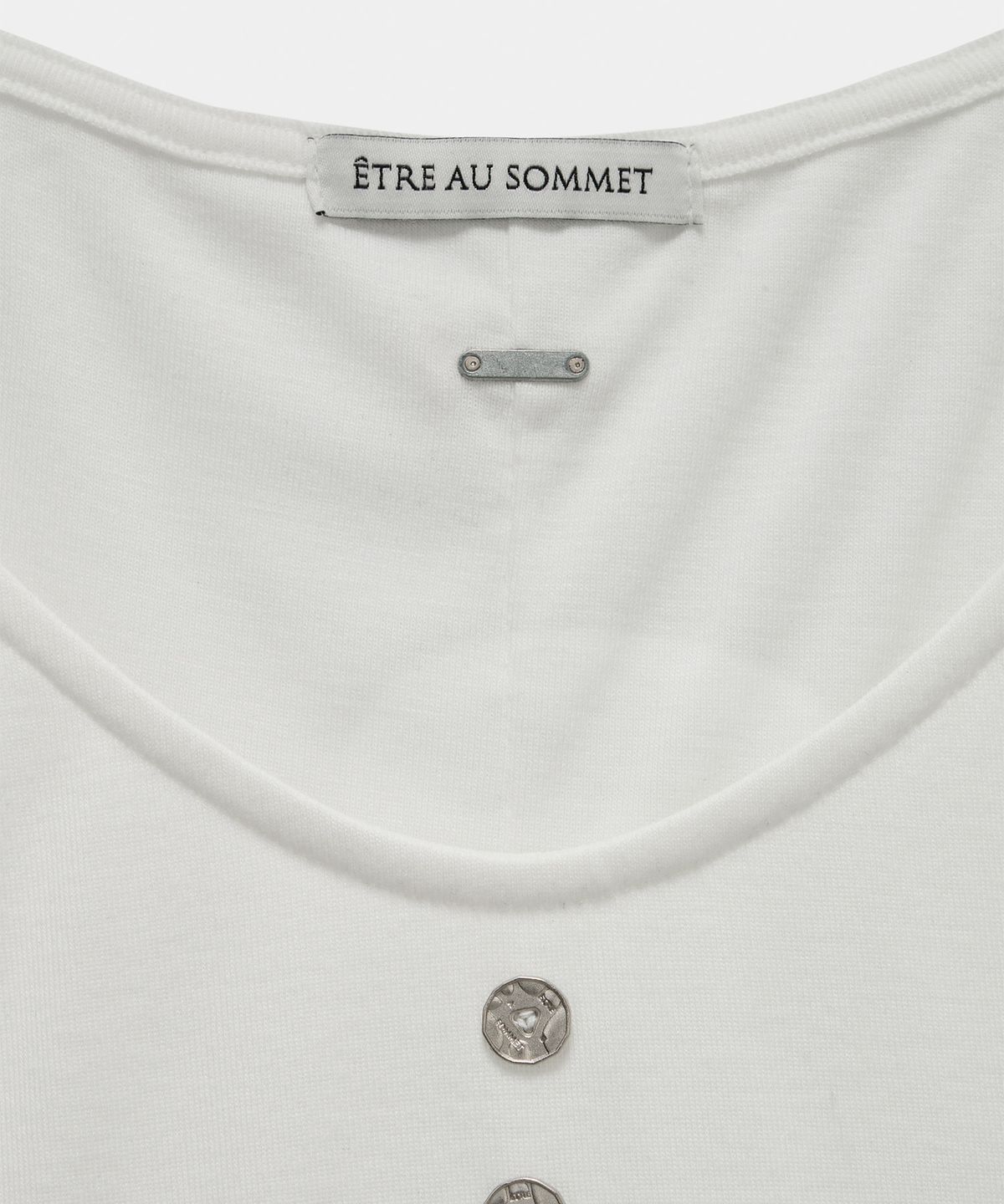에트오소메(ETRE AU SOMMET) Layered Buckle Line Top (White)