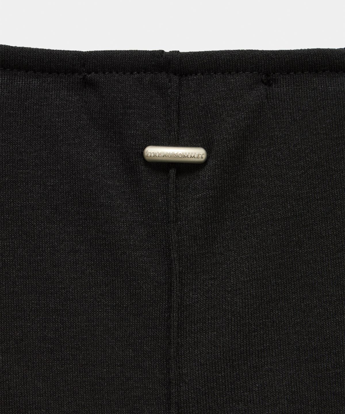 에트오소메(ETRE AU SOMMET) Layered Buckle Line Top (Black)