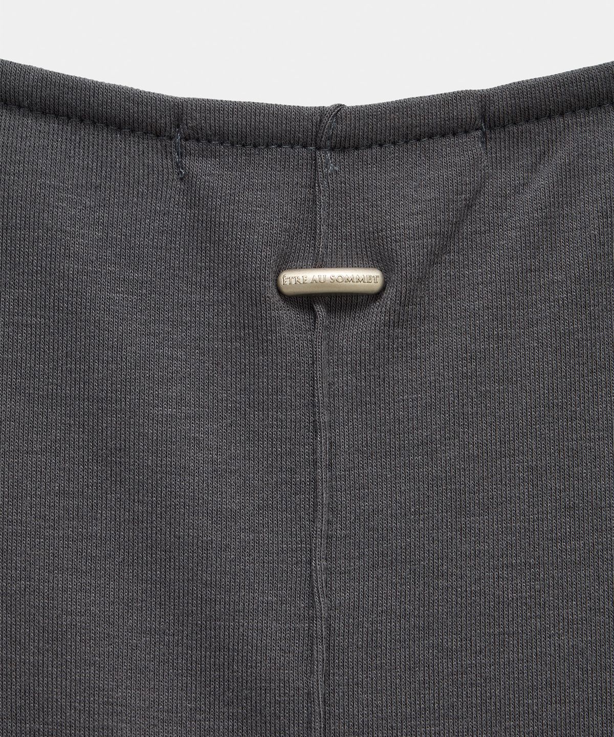 에트오소메(ETRE AU SOMMET) Layered Buckle Line Top (Charcoal)