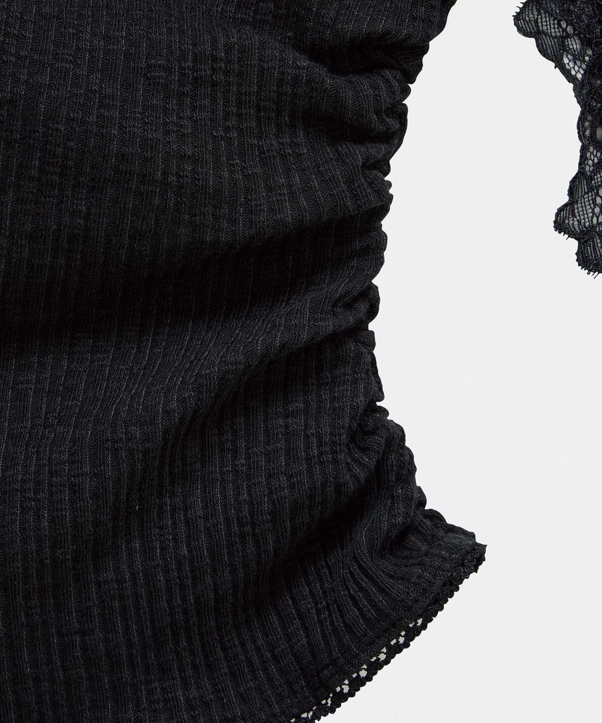 에트오소메(ETRE AU SOMMET) Lace One-Shoulder Shirring Top (Black)