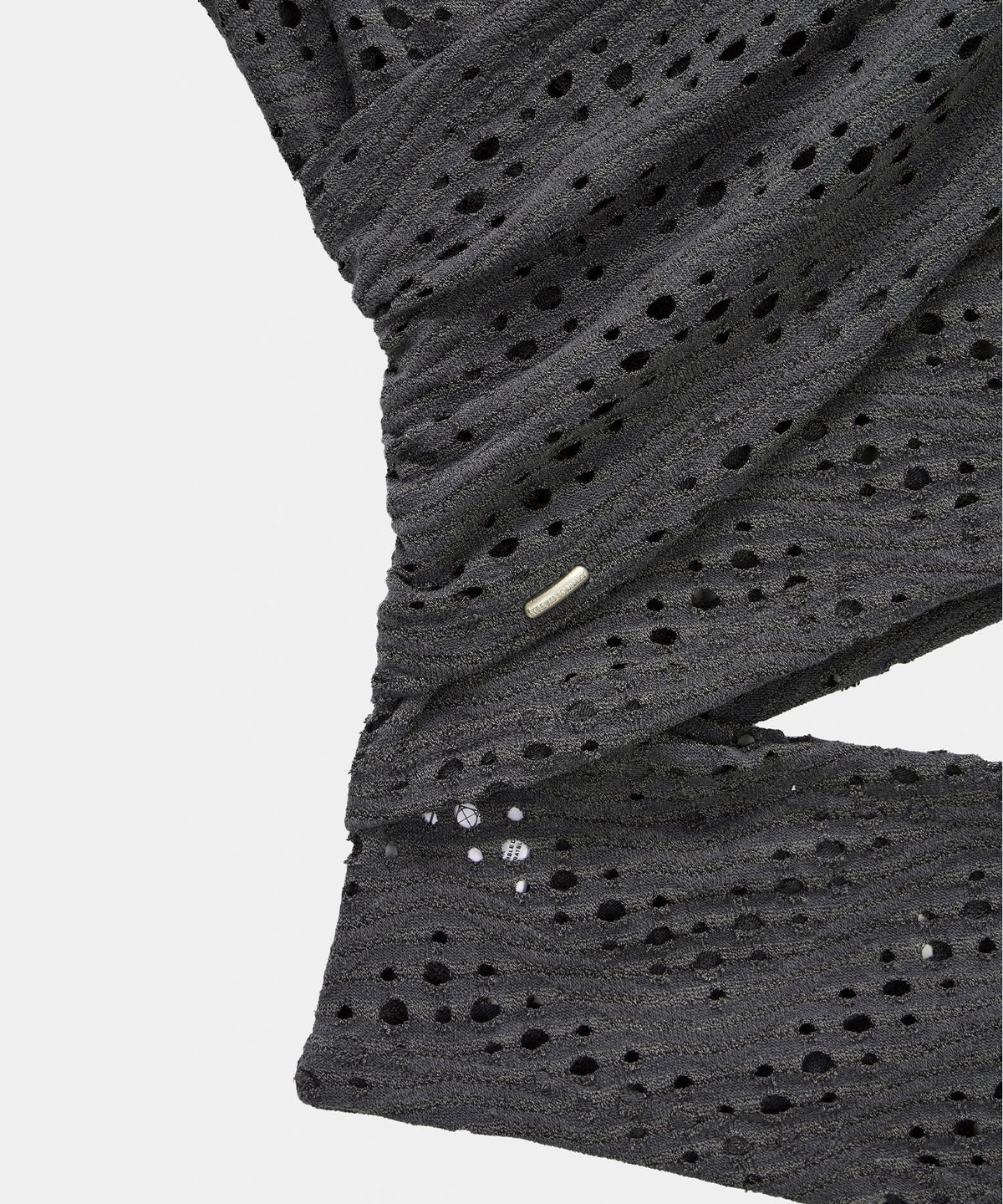에트오소메(ETRE AU SOMMET) Hole Knit Layered Side Slit Top (Charcoal)