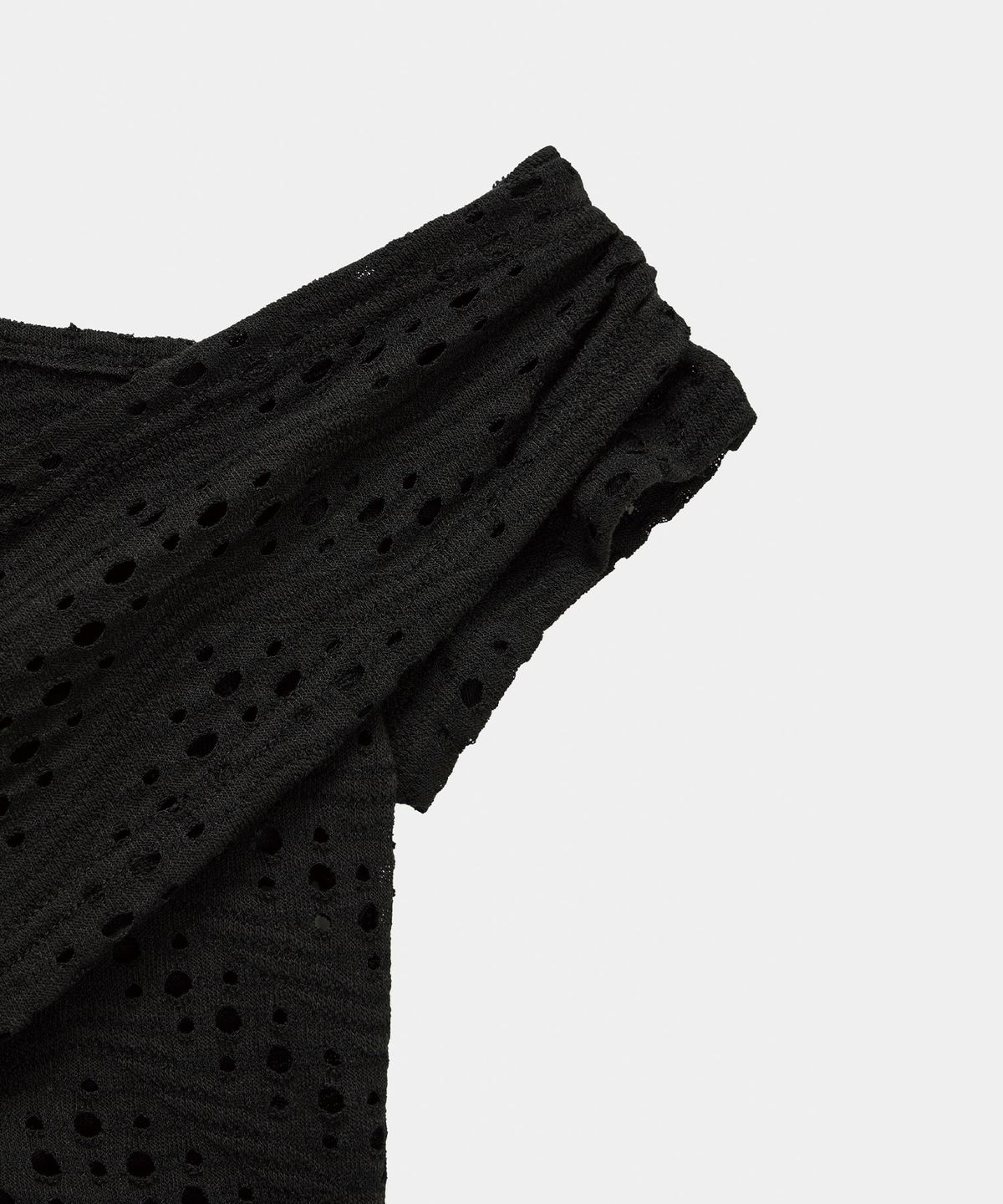 에트오소메(ETRE AU SOMMET) Hole Knit Layered Side Slit Top (Black)