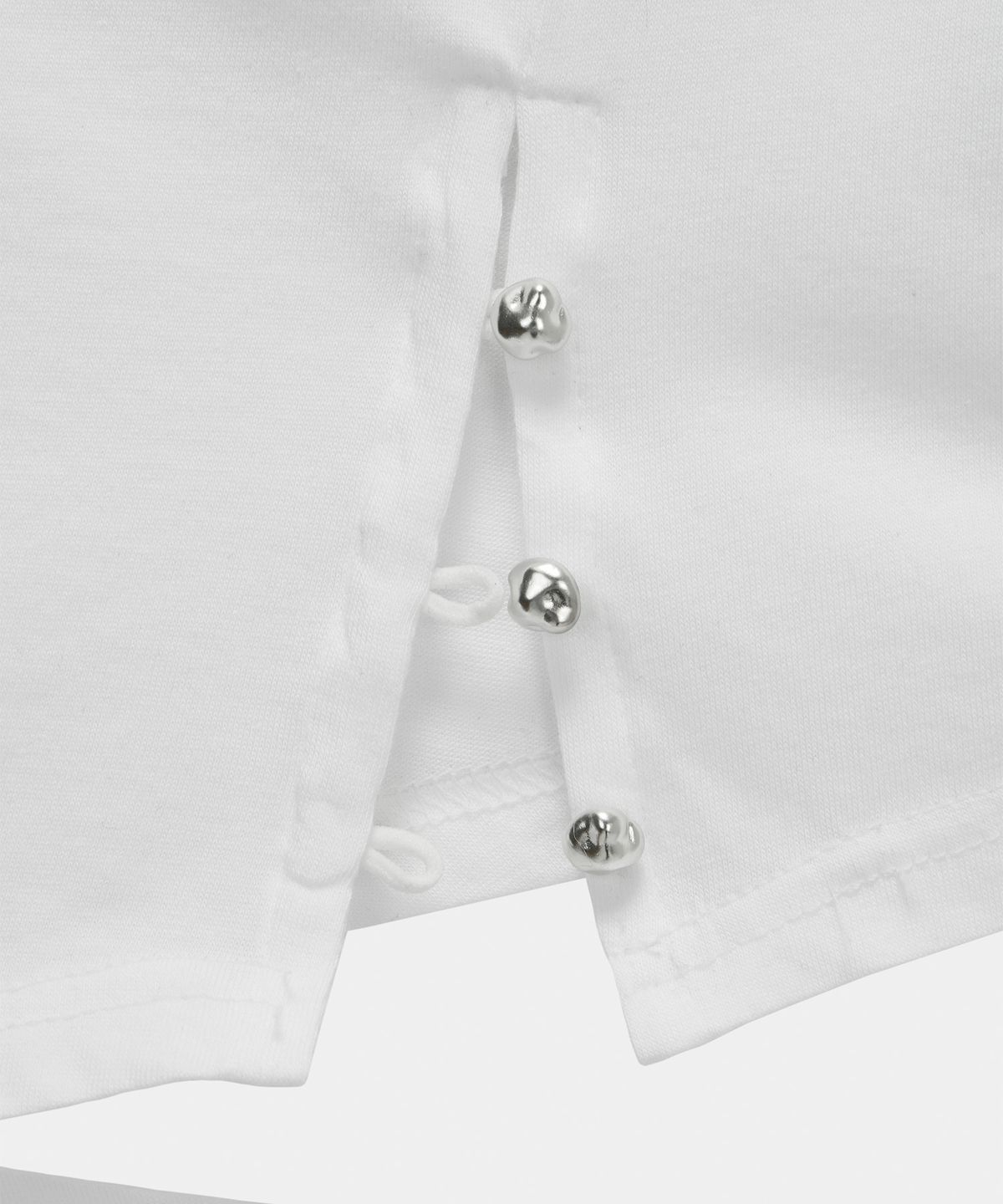 에트오소메(ETRE AU SOMMET) Cut-Out Open Short Sleeve (White)