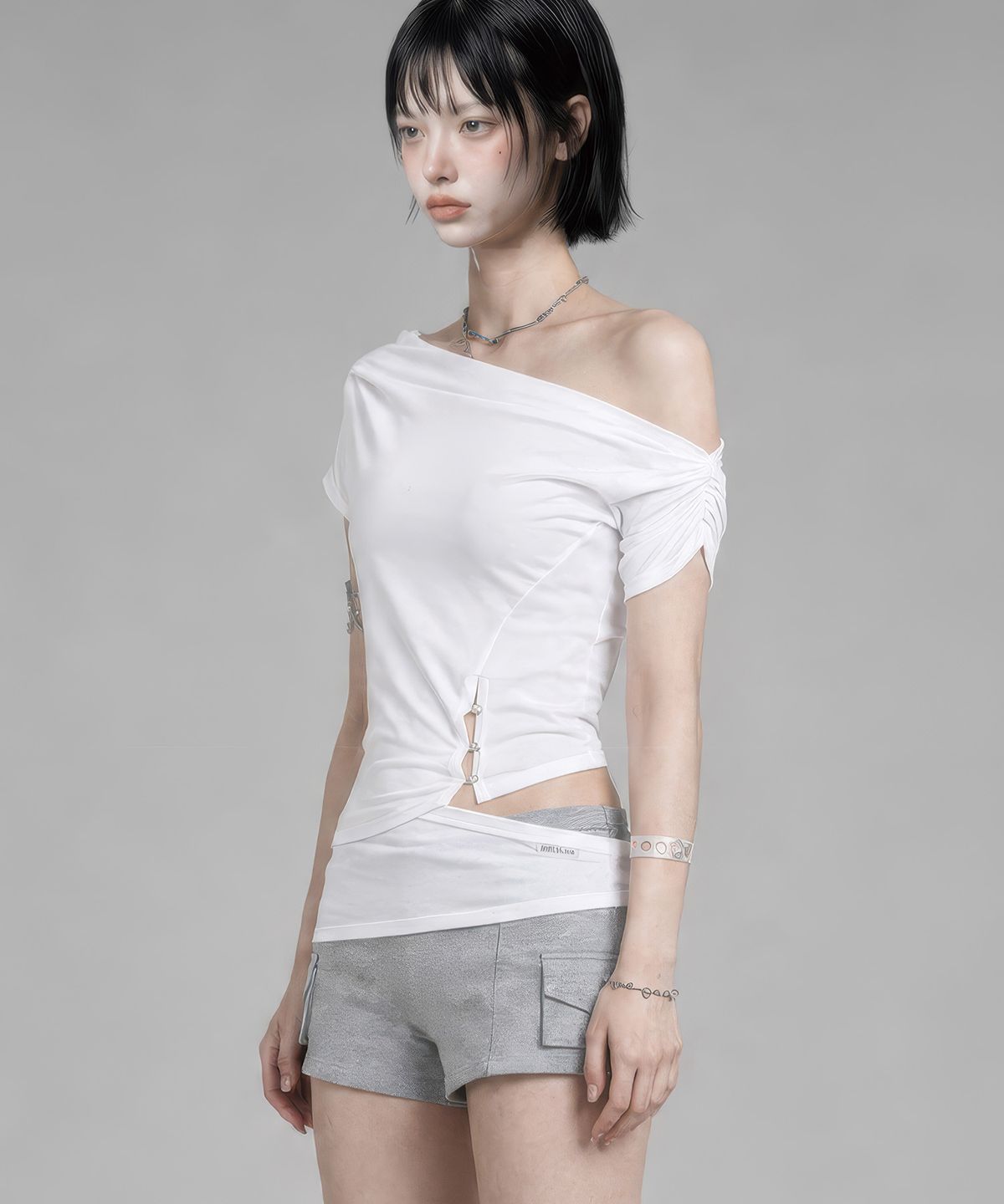 에트오소메(ETRE AU SOMMET) Cut-Out Open Short Sleeve (White)