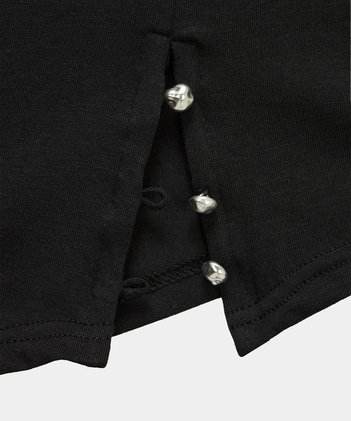 에트오소메(ETRE AU SOMMET) Cut-Out Open Short Sleeve (Black)