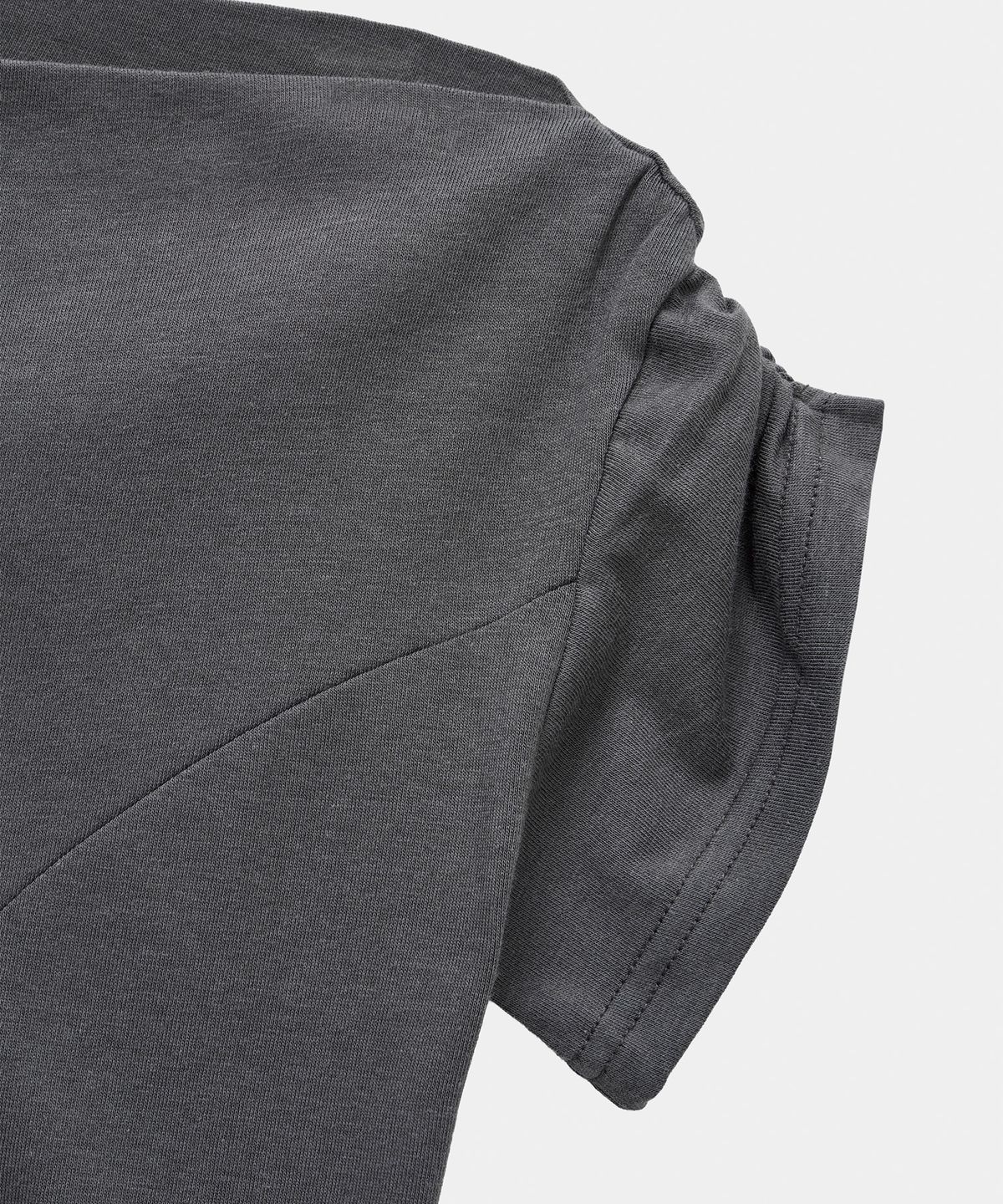 에트오소메(ETRE AU SOMMET) Cut-Out Open Short Sleeve (Dark Gray)