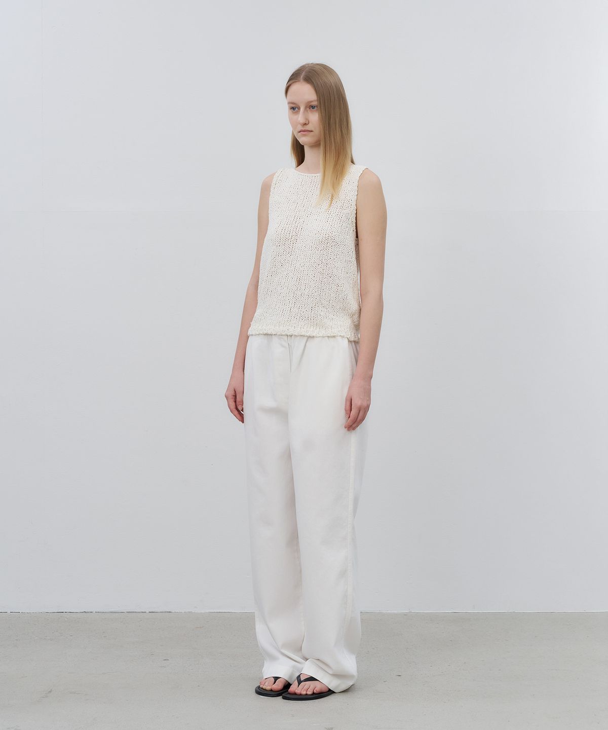 로트(LOTE) Crochet Sleeveless Knit_2 Color
