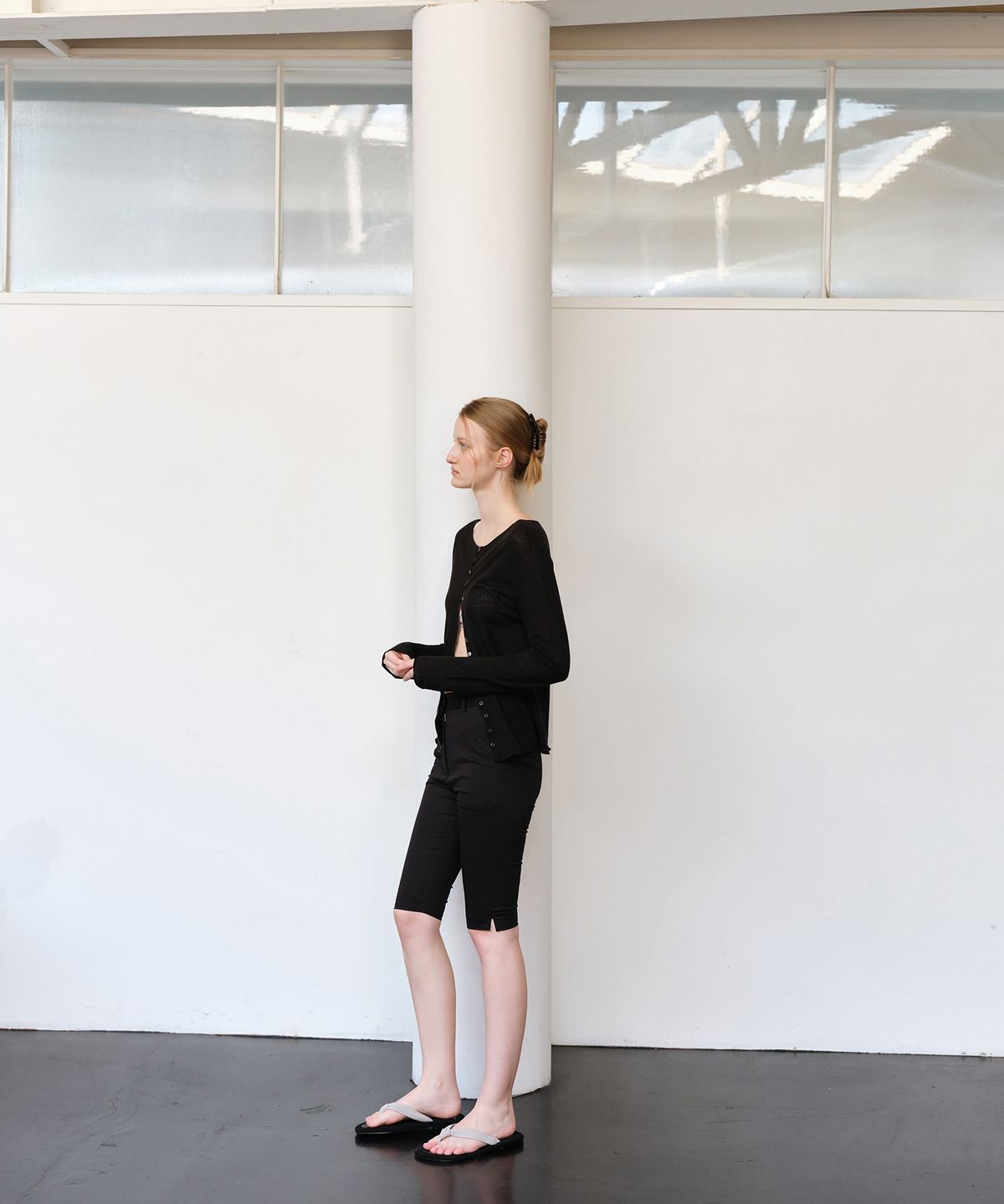 더라이(THERYE) Side Slit Capri Pants(Black)