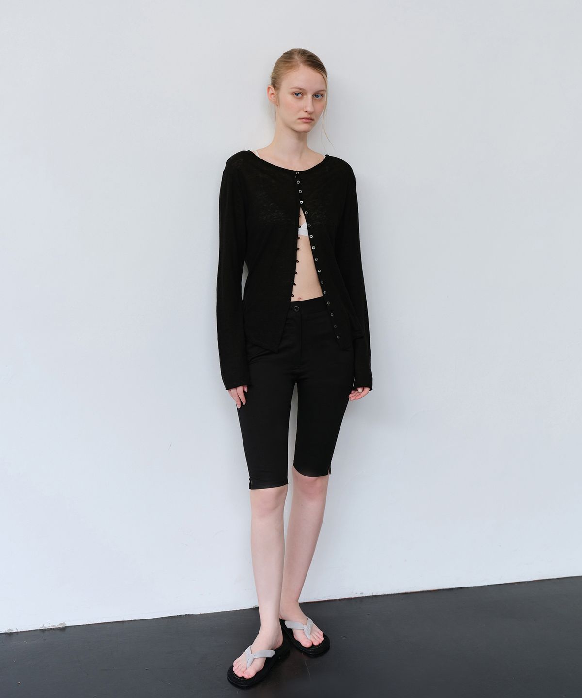 더라이(THERYE) Side Slit Capri Pants(Black)