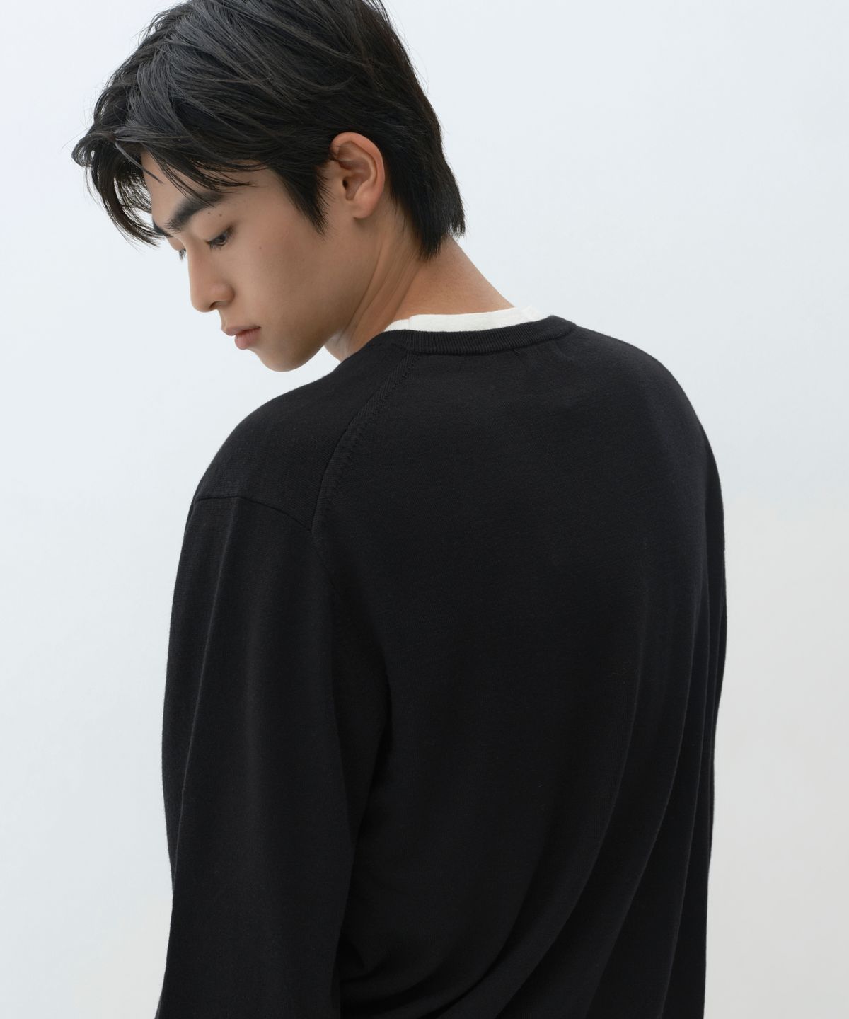 무신사 스탠다드(MUSINSA STANDARD) 메리노 울 파인게이지 브이 넥 니트 [블랙]