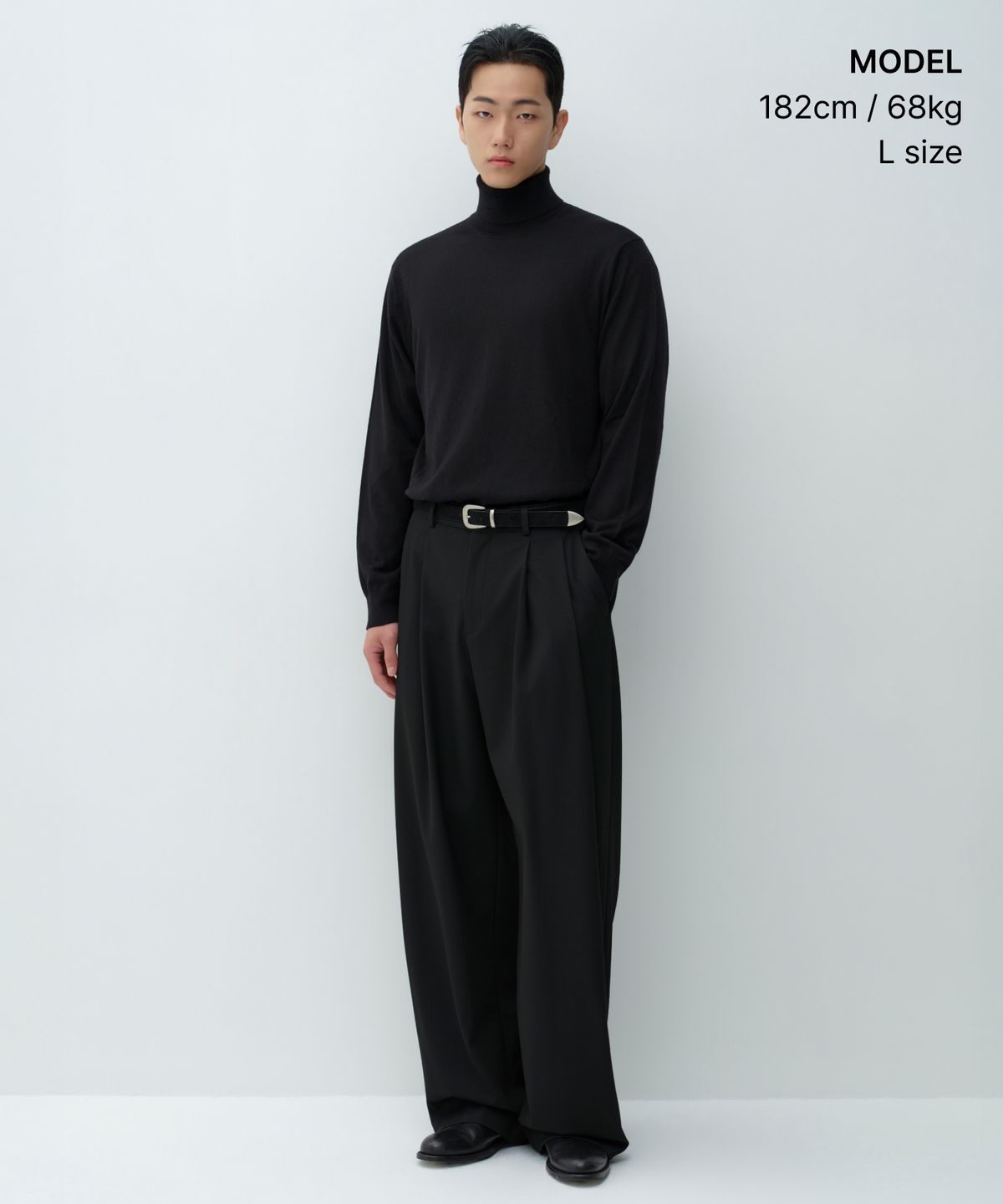 무신사 스탠다드(MUSINSA STANDARD) 메리노 울 파인게이지 터틀 넥 니트 [블랙]