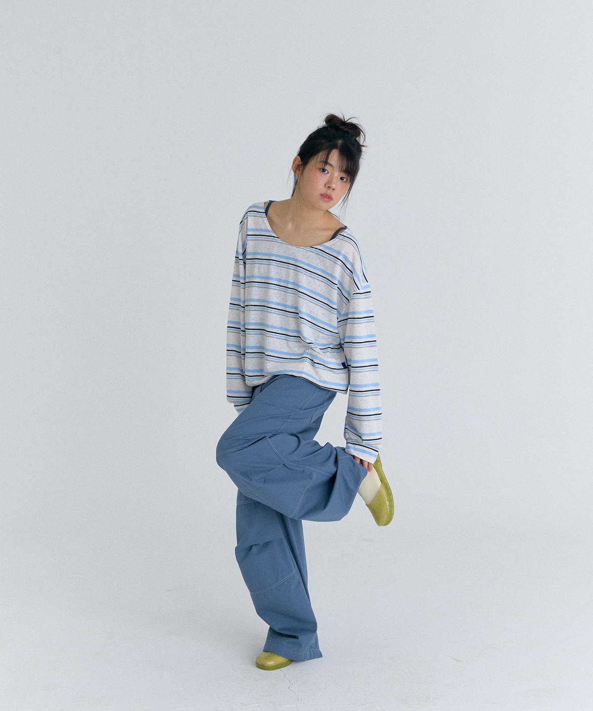 플러티(FLIRTY) belt loop pintuck pants in blue