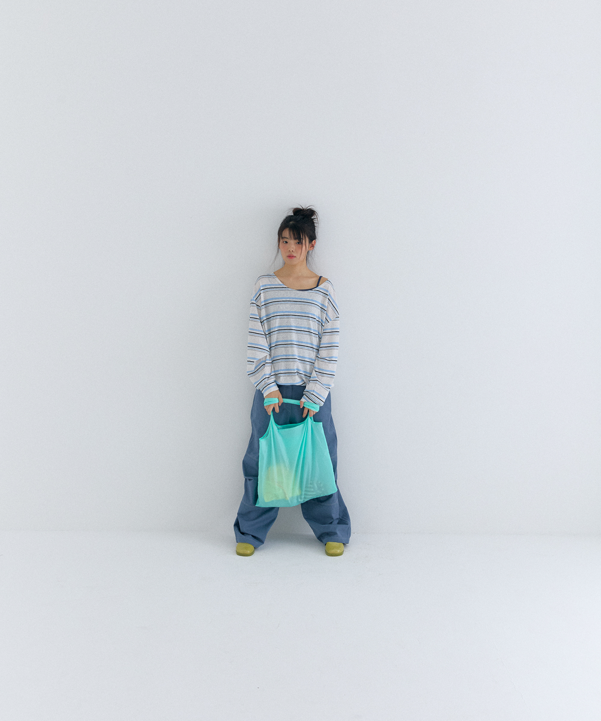 플러티(FLIRTY) belt loop pintuck pants in blue
