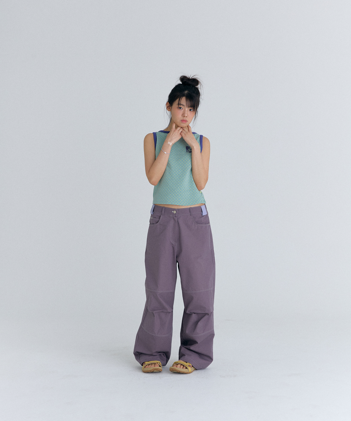 플러티(FLIRTY) belt loop pintuck pants in purple