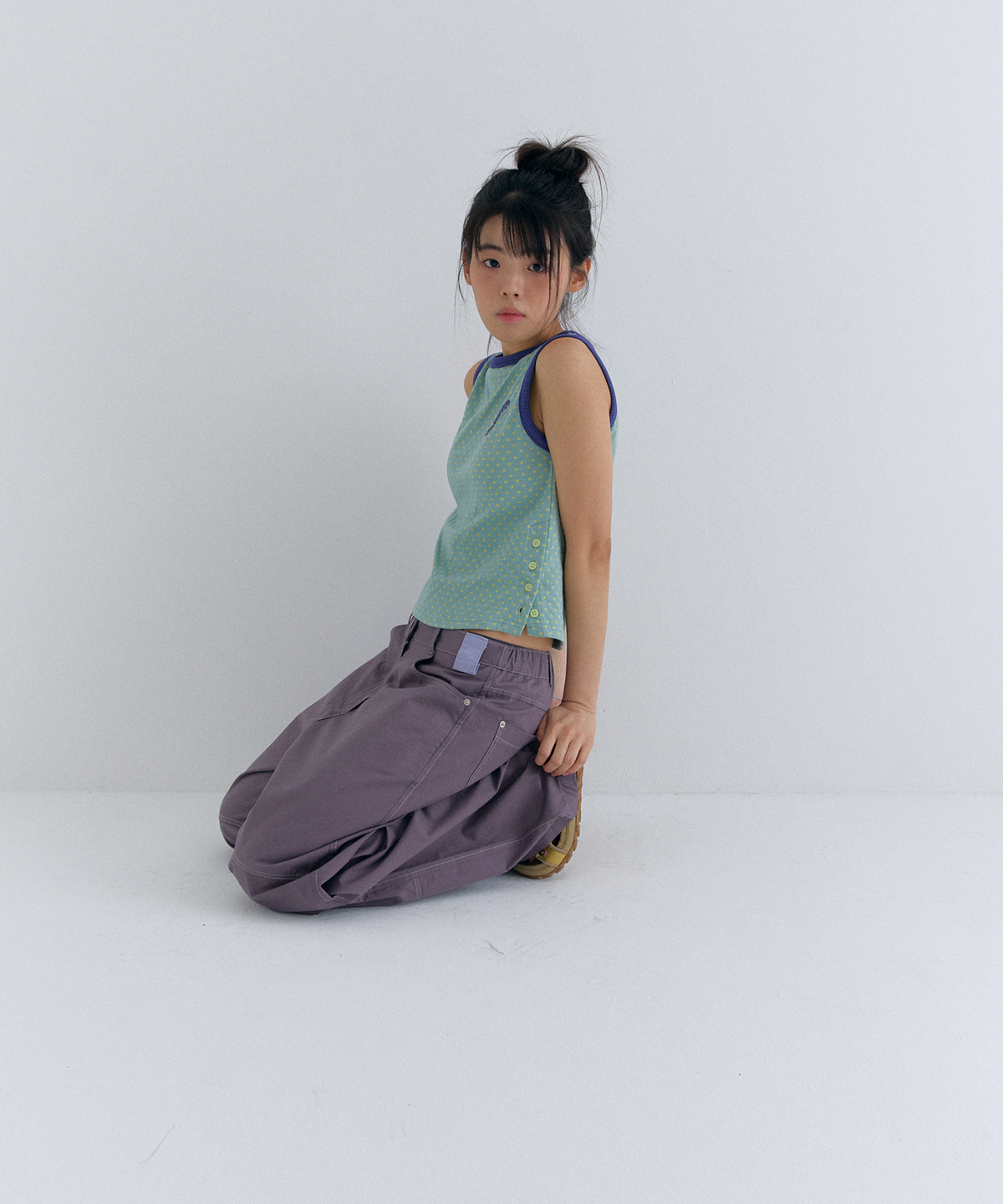 플러티(FLIRTY) belt loop pintuck pants in purple